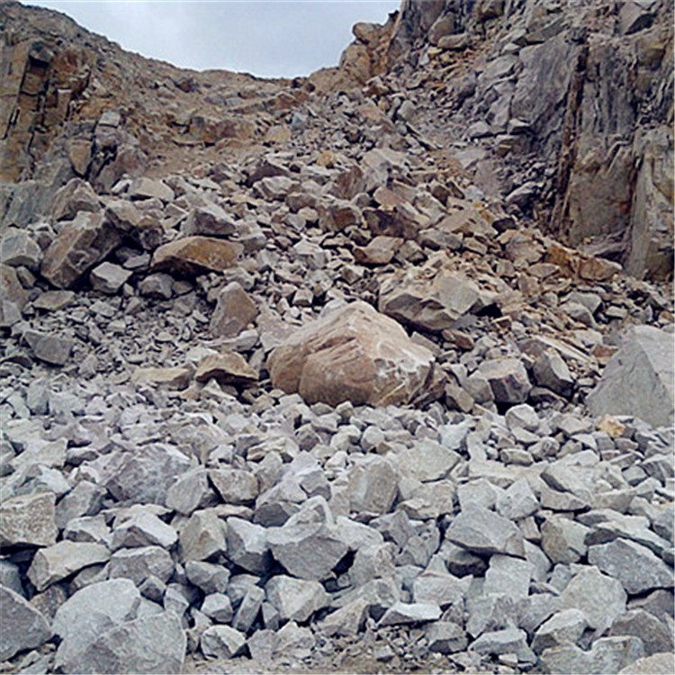 吉林阳光采石场 建筑石料石灰岩规格多样，狗头石发货快，就近供应
